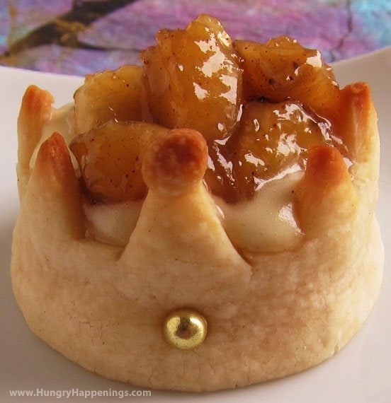 There's nothing better to eat on Mardi Gras than these Pastry Crowns filled with Cheesecake Mousse and Glazed Banana Bits! Have a chance to show off your baking skills and impress everyone with the flavor of these delicious sweets!