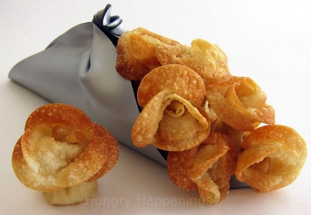 Looking for a beautiful appetizer to make? Try making this Beautiful Bouquet of Fried Won Ton Roses! Normal roses are beautiful but these are mouth-wateringly delicious!