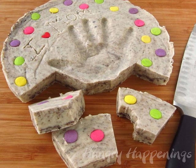 What better gift from your kids for Mother's Day than a Fudge Garden Stone! I don't know about you, but garden stones we a favorite to give as a gift, and this gift gets even better because it's delicious!