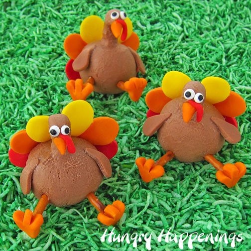 https://hungryhappenings.com/wp-content/uploads/2012/11/Chocolate-fudge-turkeys-turkey-truffles-modeling-chocolate-and-fondant-turkeys-Thanksgiving-crafts-for-adults-and-kids-copy.jpg