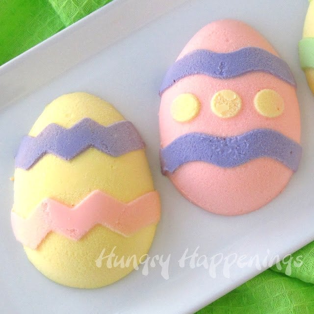 I have always loved cooking projects where you can make your treat in your own way! This Easter have fun in the kitchen with your kids and teach them How to Pain Cheesecake Easter Eggs! They are beautiful and delicious desserts.