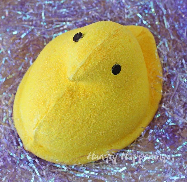 Everyone loves peeps, so why not take your peeps to the next level? For your Easter party make this amazing Giant Homemade Marshmallow Peep, your guests will be absolutely amazed!