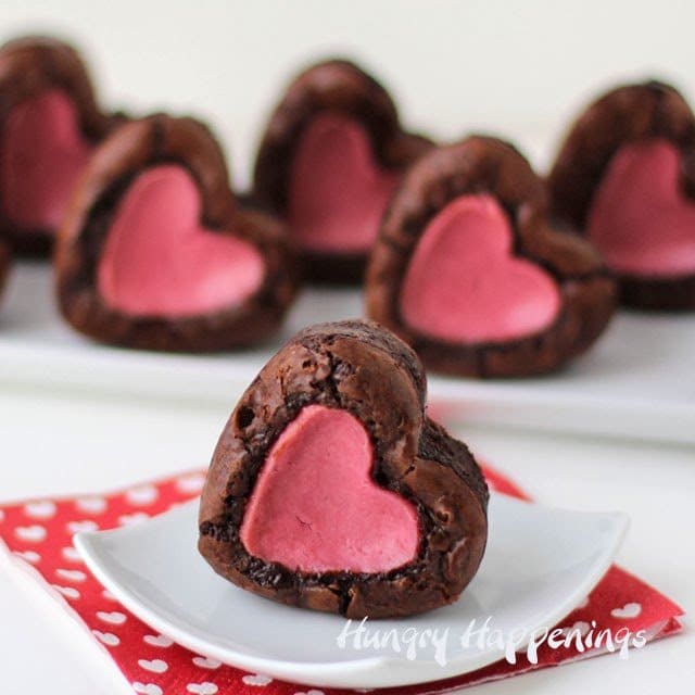 raspberry cheesecake-stuffed brownie hearts