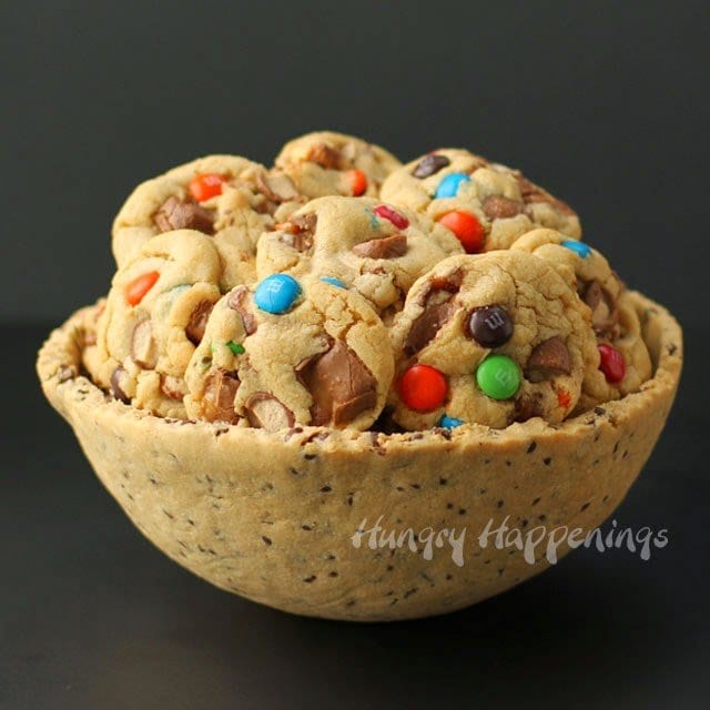 Chocolate Chip Cookie Serving Bowl | HungryHappenings.com