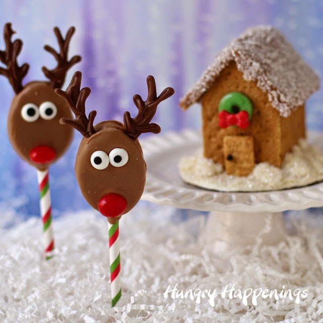 This weekend I had a blast working in the kitchen creating these festive Reindeer Pops and Graham Cracker Houses using Honey Maid Graham Crackers and Skippy Peanut Butter as part of a sponsored post for Collective Bias on behalf of it's advertisers. #PBandG #CollectiveBias