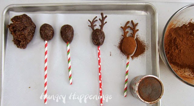 How to make Cocoa No-Bake Oatmeal Raisin Reindeer