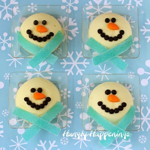 Cute Christmas Edible Craft - Mini Cheesecake Snowmen from HungryHappenings.com