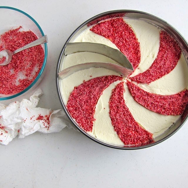 How to make a Peppermint Swirl Mousse Cake that looks like a Starlight Mint | HungryHappenings.com