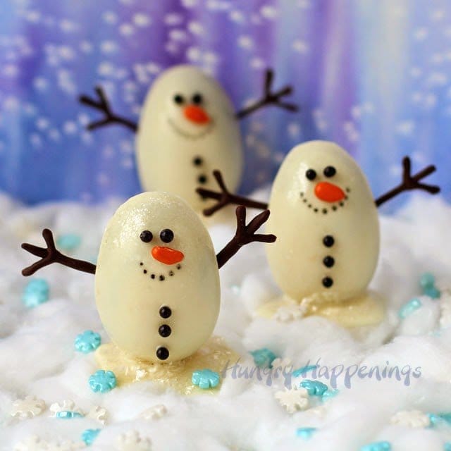 Chocolate Snowman Treats from HungryHappenings.com