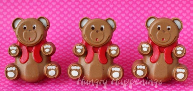 Valentine's Day Chocolate Peanut Butter Fudge Bears from HungryHappenings.com