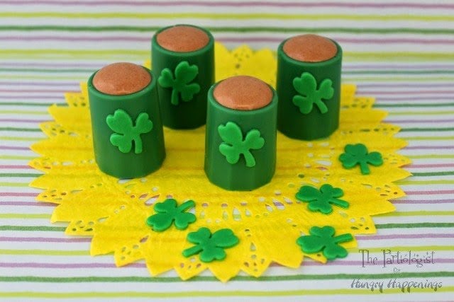 I'm not Irish, but these pudding shots make me wish I were. I'm Kim, The Partiologist, trying to make my way into your little green heart with Shamrock Pudding Shots in Edible Shot Glasses. I've said it before, I really don't like to drink my calories...eat them? YES.