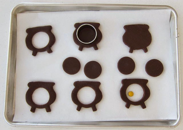 cut a circle out of the pot of gold cookies using a round cookie cutter
