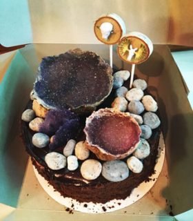 Cookies and Cream Fudge Rocks | Hungry Happenings