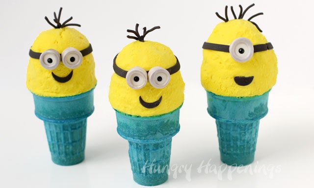 Kids will go bananas over these Ice Cream Cone Minions made with homemade no churn banana ice cream. Recipe at HungryHappenings.com