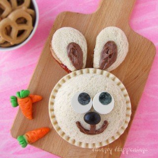 Get playful in the kitchen and put some fun into your kid's lunchbox by make a Sweet Bunny Sandwich.