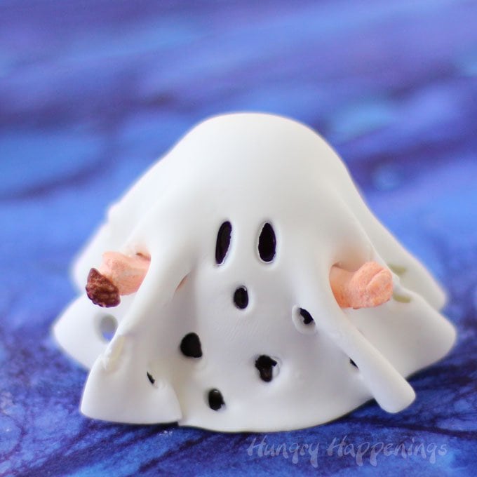 A fun treat for Halloween, these Charlie Brown Ghost Brownies will be the perfect sweets to serve at your Halloween party.