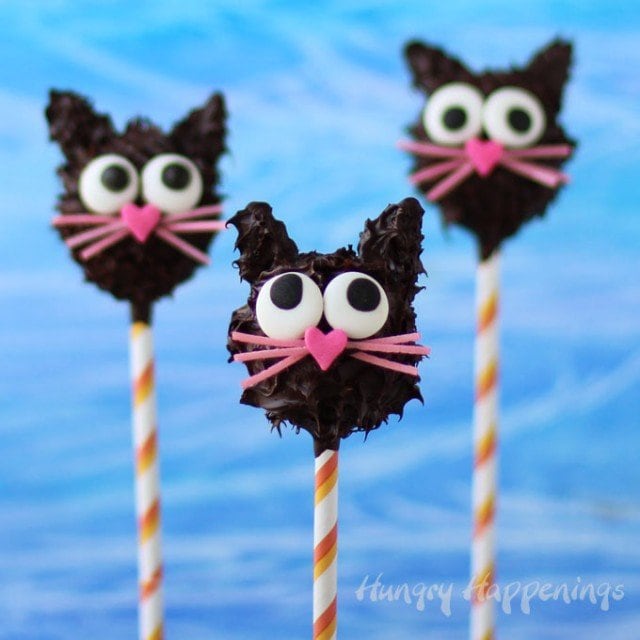 Who needs ordinary peanut butter cups when you can have these adorably cute, decadently rich, Peanut Butter Fudge Filled Black Cat Pops for Halloween? These cute chocolate dipped treats look so sweet that kids will love them, but taste so grown up that adults wont be able to resist. 