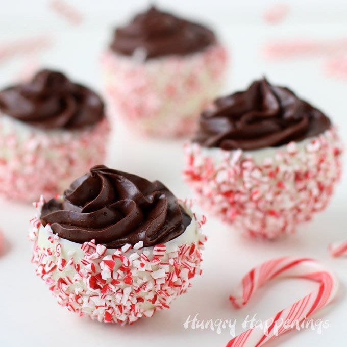 It's fun and easy to create these festive Peppermint Bark Balloon bowls which can be filled with luscious chocolate mousse or any of your favorite holiday desserts.