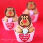 "You Make My Heart Roar" Lion Cupcakes make great Valentine's Day treats for those you are wild about. See the tutorial at HungryHappenings.com.