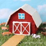 Graham cracker houses aren't just for the holidays. You can have fun making this Graham Cracker Barn any time of year.