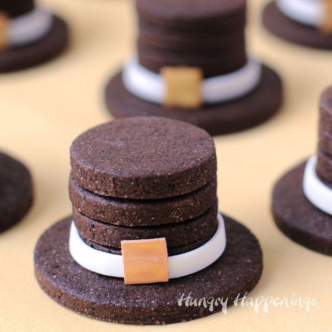 You wont believe how easy it is to create these 3-D Chocolate Pilgrim Hat Cookies for your Thanksgiving dinner. These holiday treats will definitely wow your party guests.