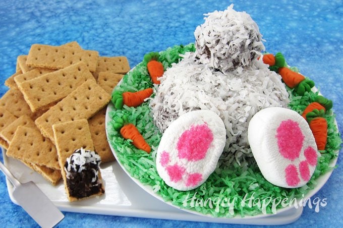 This Chocolate Coconut Cheese Ball Bunny Bum could not be cuter! Serve it this Easter and make your family smile. 