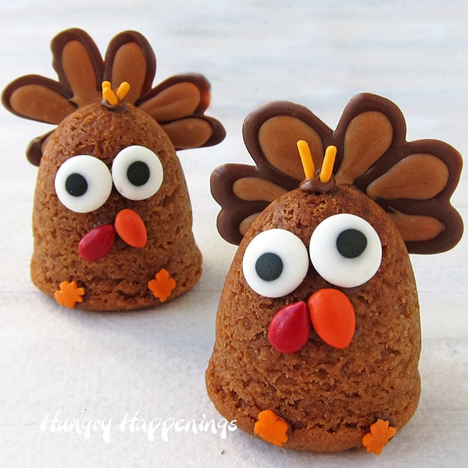 Peanut Butter Cookie Turkeys...a fun Thanksgiving treat!