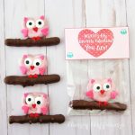 Chocolate Pretzel Owls with Valentine's Day Bag Toppers